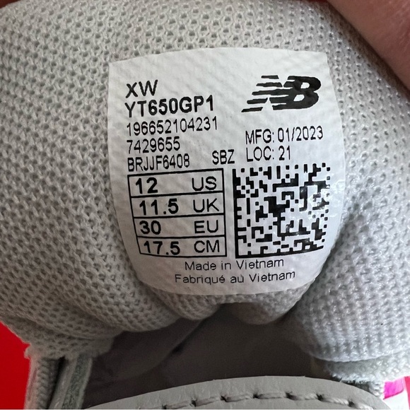 NIB New Balance Fresh Foam 650 Bungee Lace Shoes w/ Top Strap Kids sz12 Fog/Pink - Picture 12 of 13